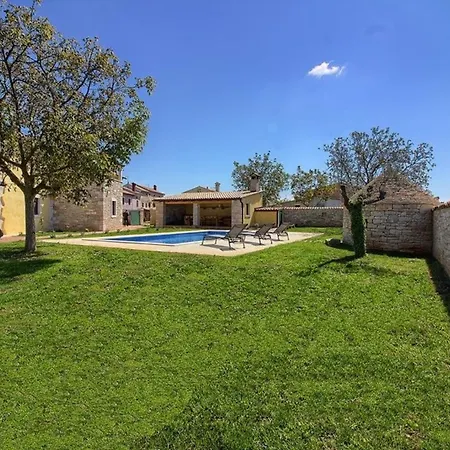 Holiday home Mit Privatpool Fuer 12 Personen Ca 200 Qm In Orbanici, Istrien Binnenland Von Istrien Orbanici