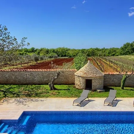 Mit Privatpool Fuer 12 Personen Ca 200 Qm In Orbanici, Istrien Binnenland Von Istrien Holiday home *